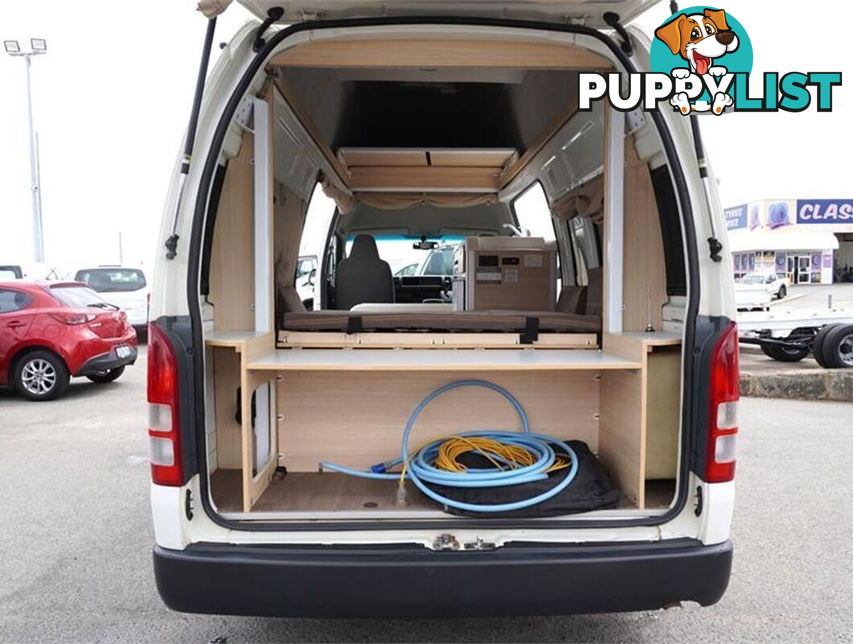 2018 TOYOTA HIACE  TRH221R 