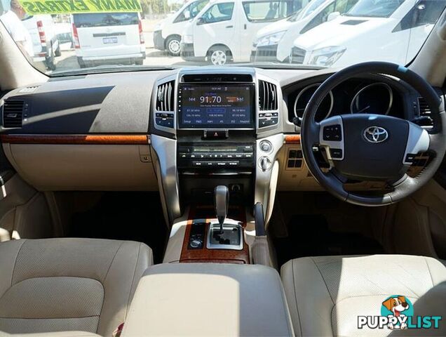 2015 TOYOTA LANDCRUISER  VDJ200R 