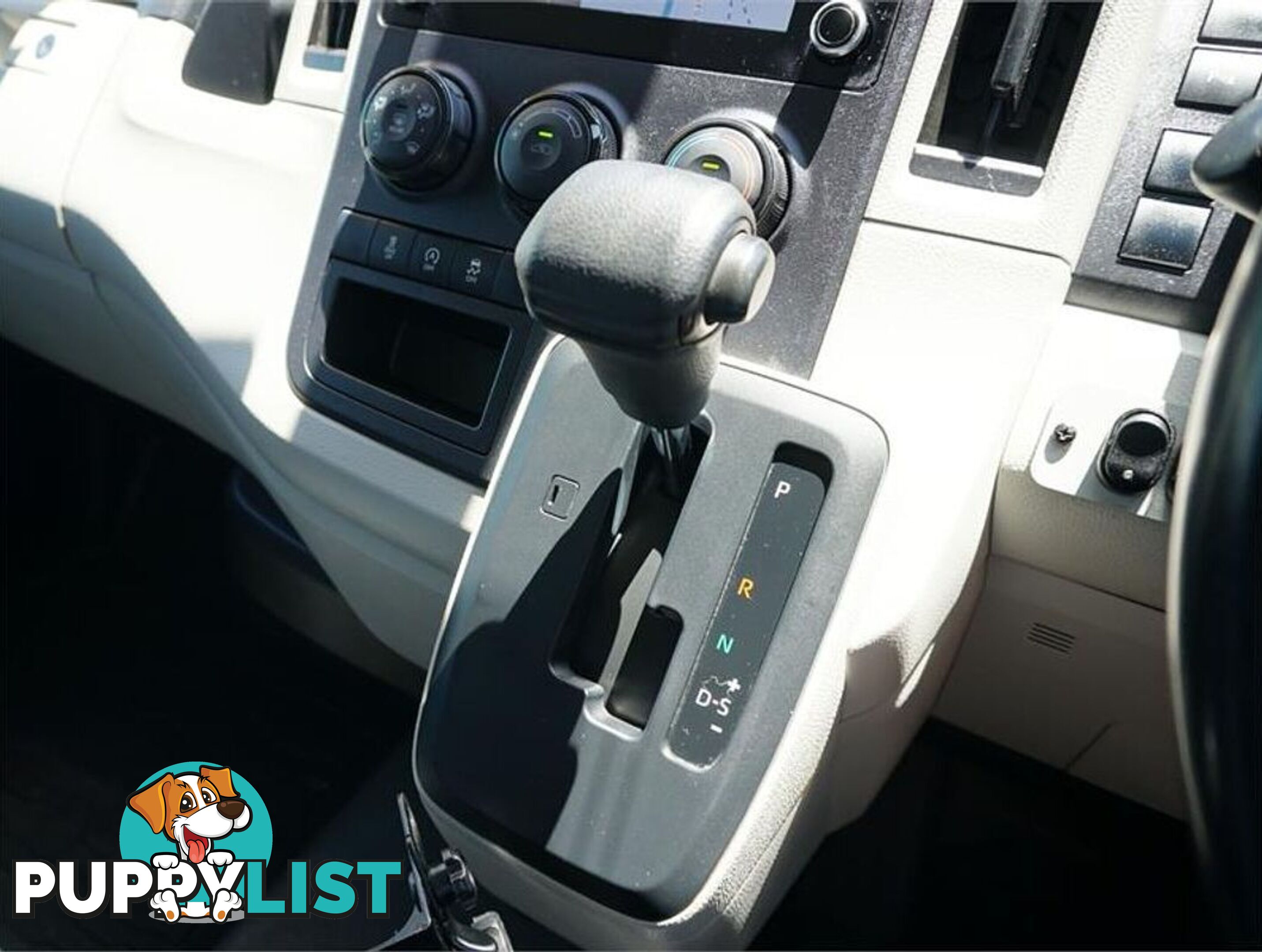2019 TOYOTA HIACE  GDH300R 