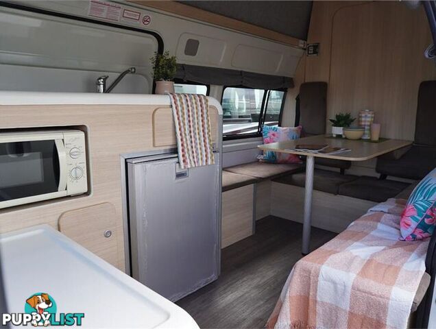 2018 TOYOTA HIACE  TRH221R 