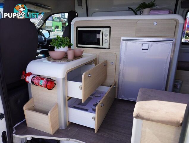 2018 TOYOTA HIACE  TRH221R 