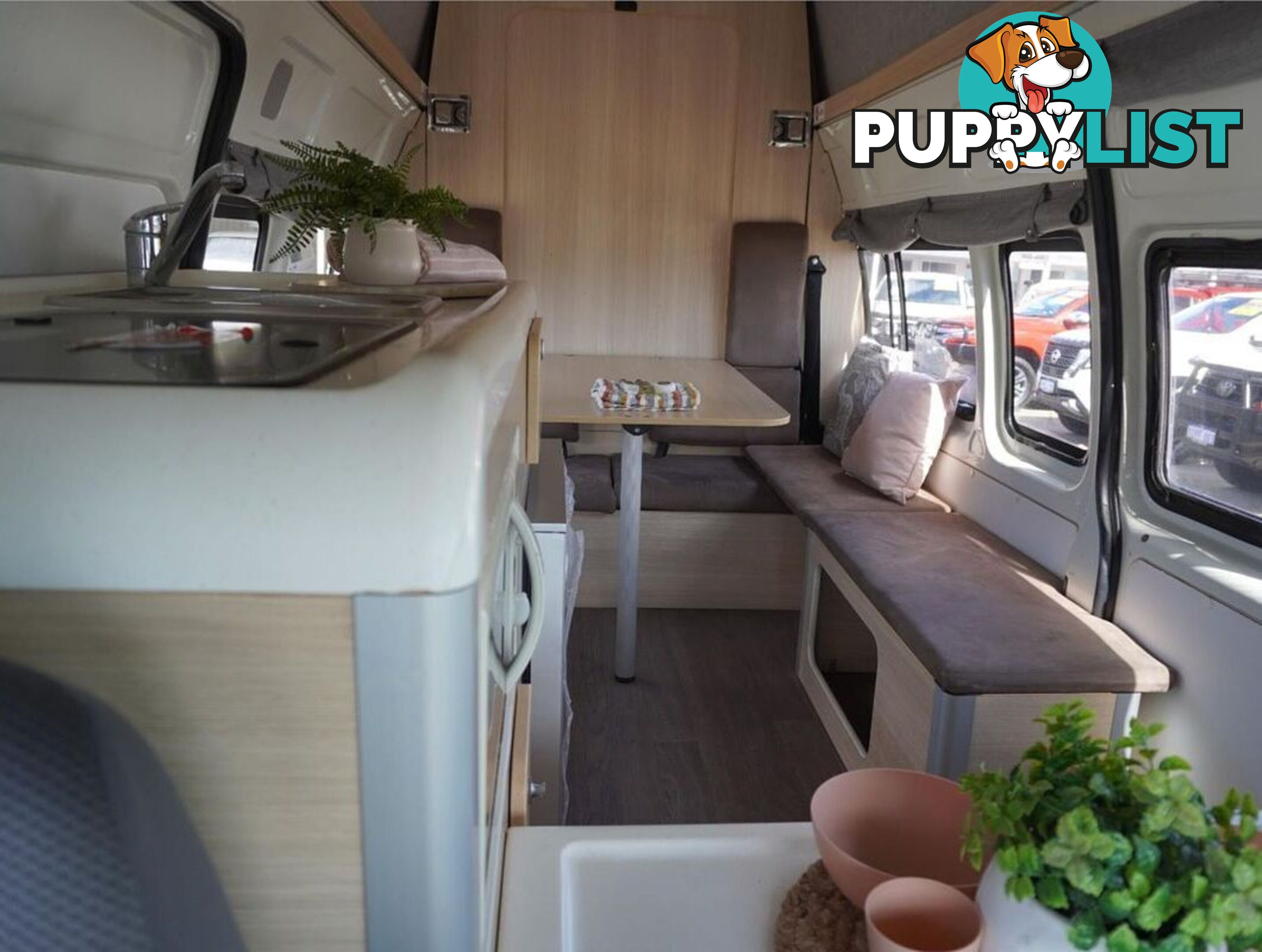 2018 TOYOTA HIACE  TRH221R 