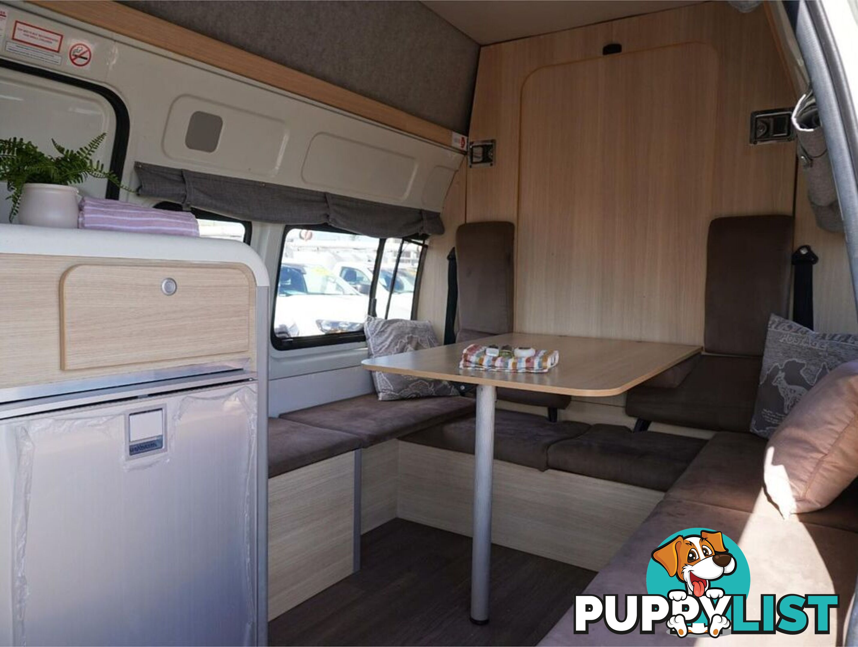 2018 TOYOTA HIACE  TRH221R 
