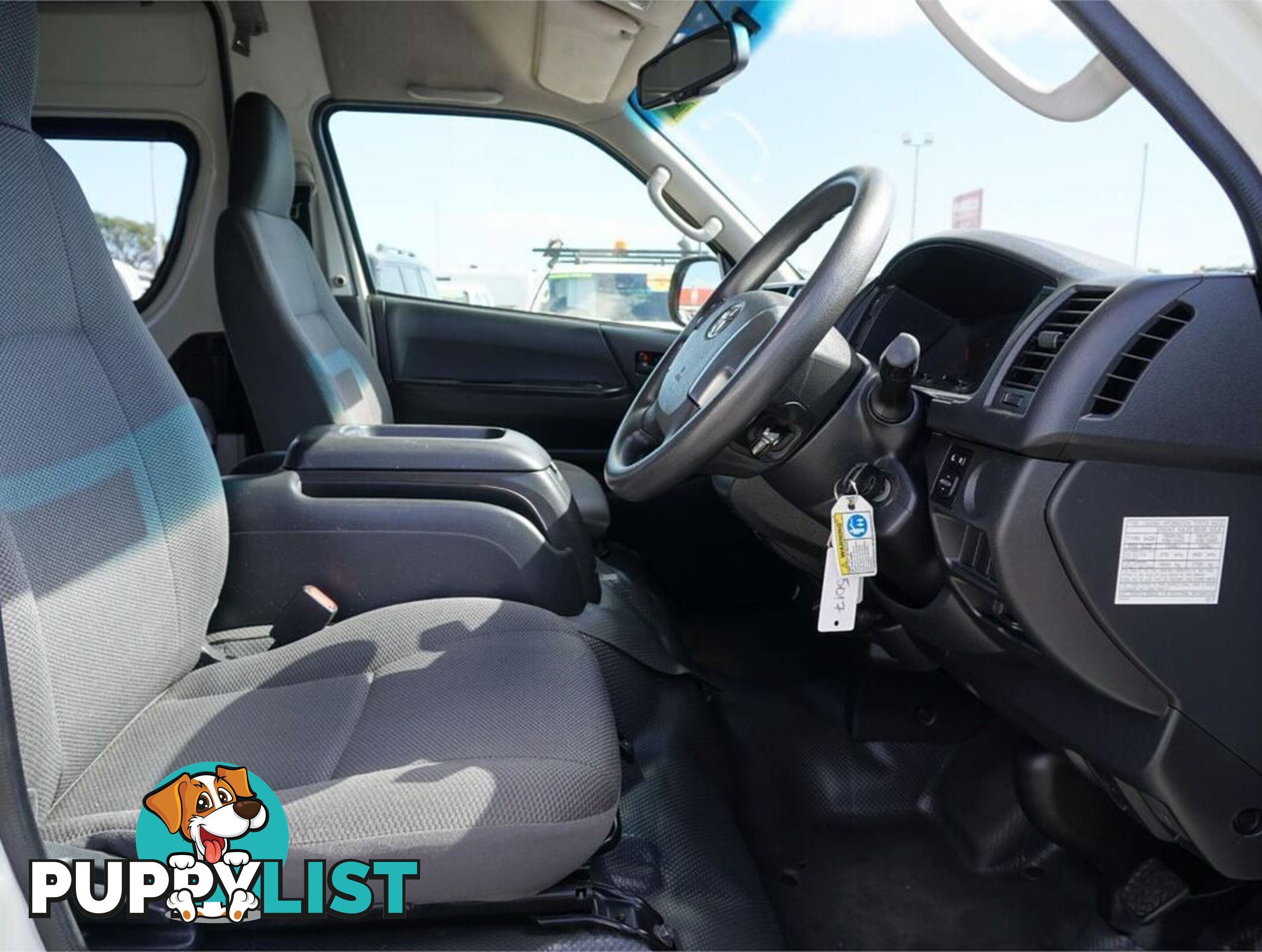 2018 TOYOTA HIACE  TRH221R 
