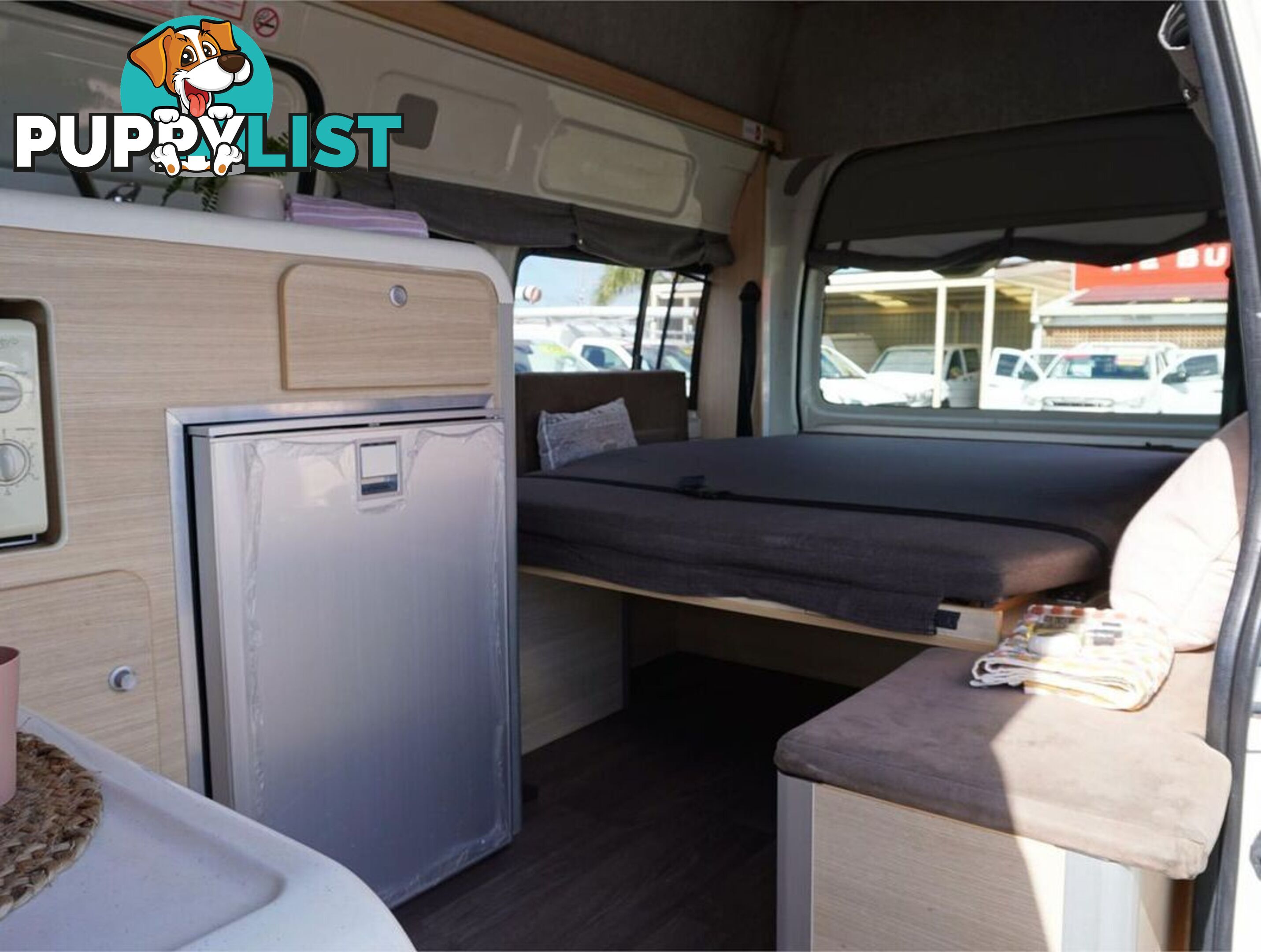 2018 TOYOTA HIACE  TRH221R 