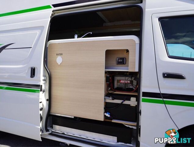 2018 TOYOTA HIACE  TRH221R 