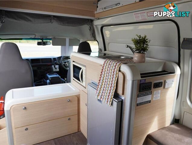 2018 TOYOTA HIACE  TRH221R 