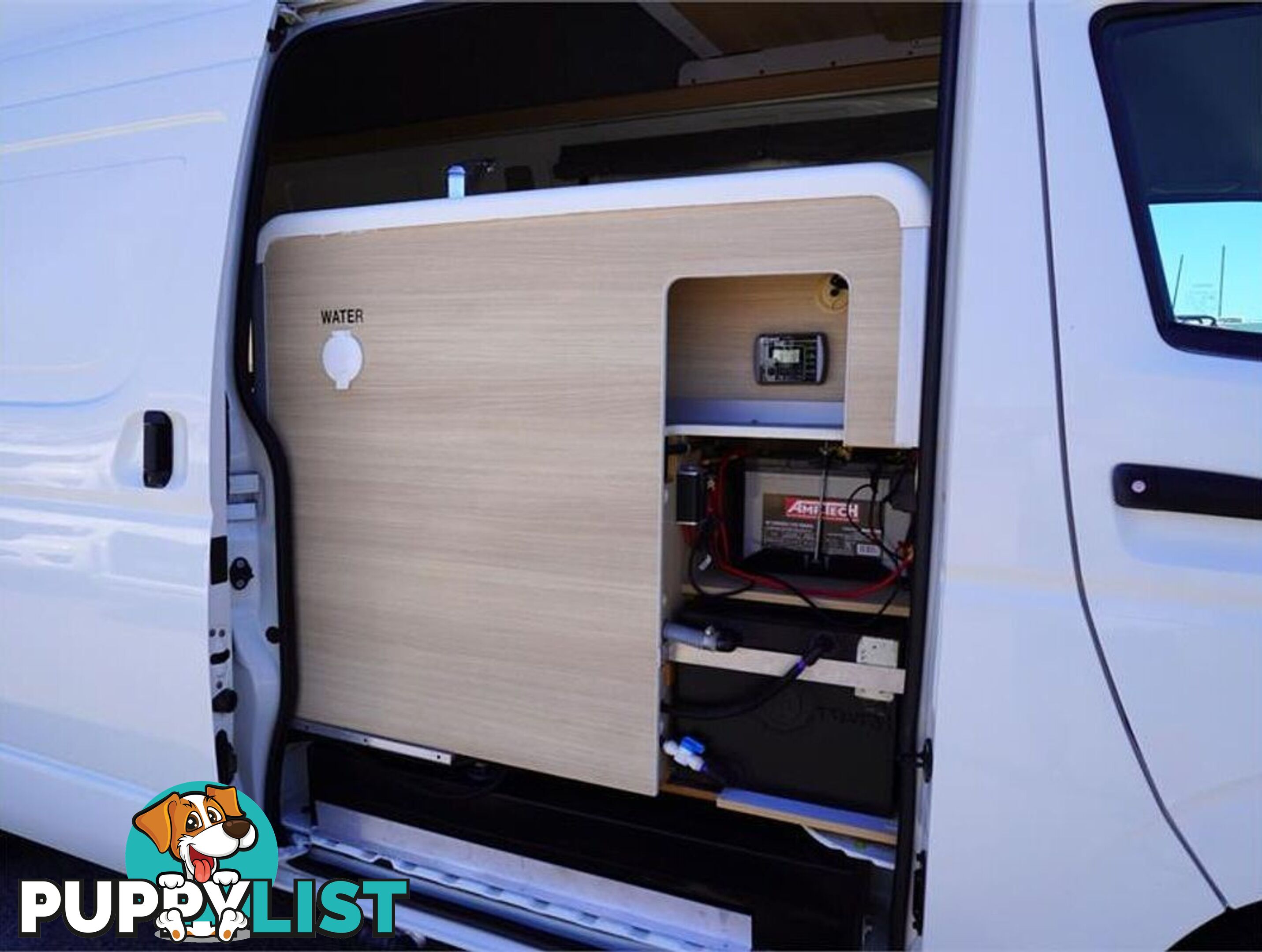 2018 TOYOTA HIACE  TRH221R 