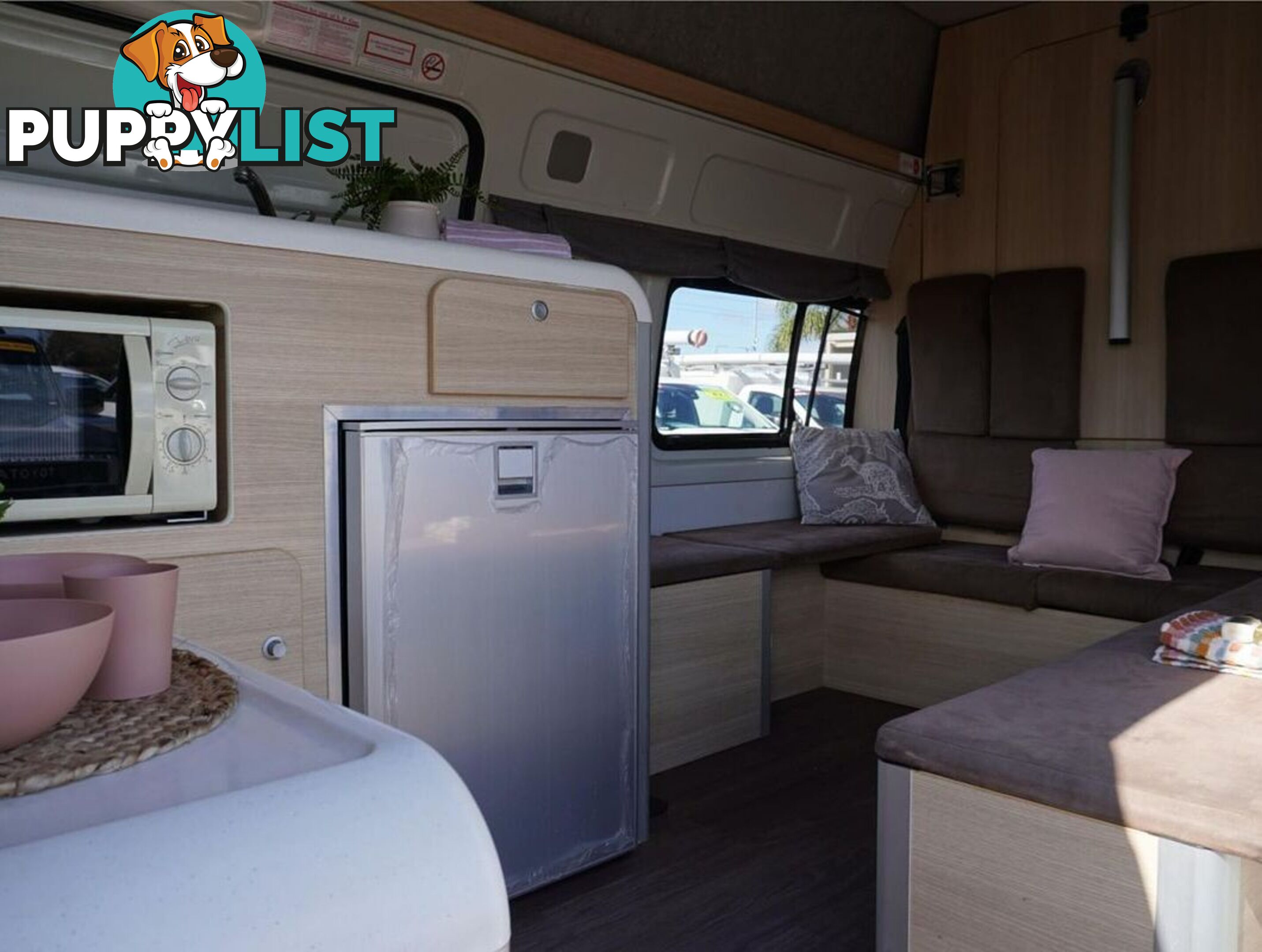 2018 TOYOTA HIACE  TRH221R 