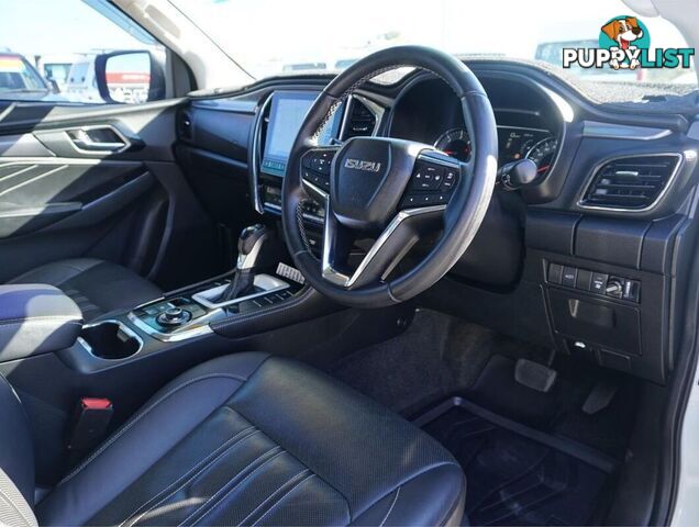 2021 ISUZU MU-X   
