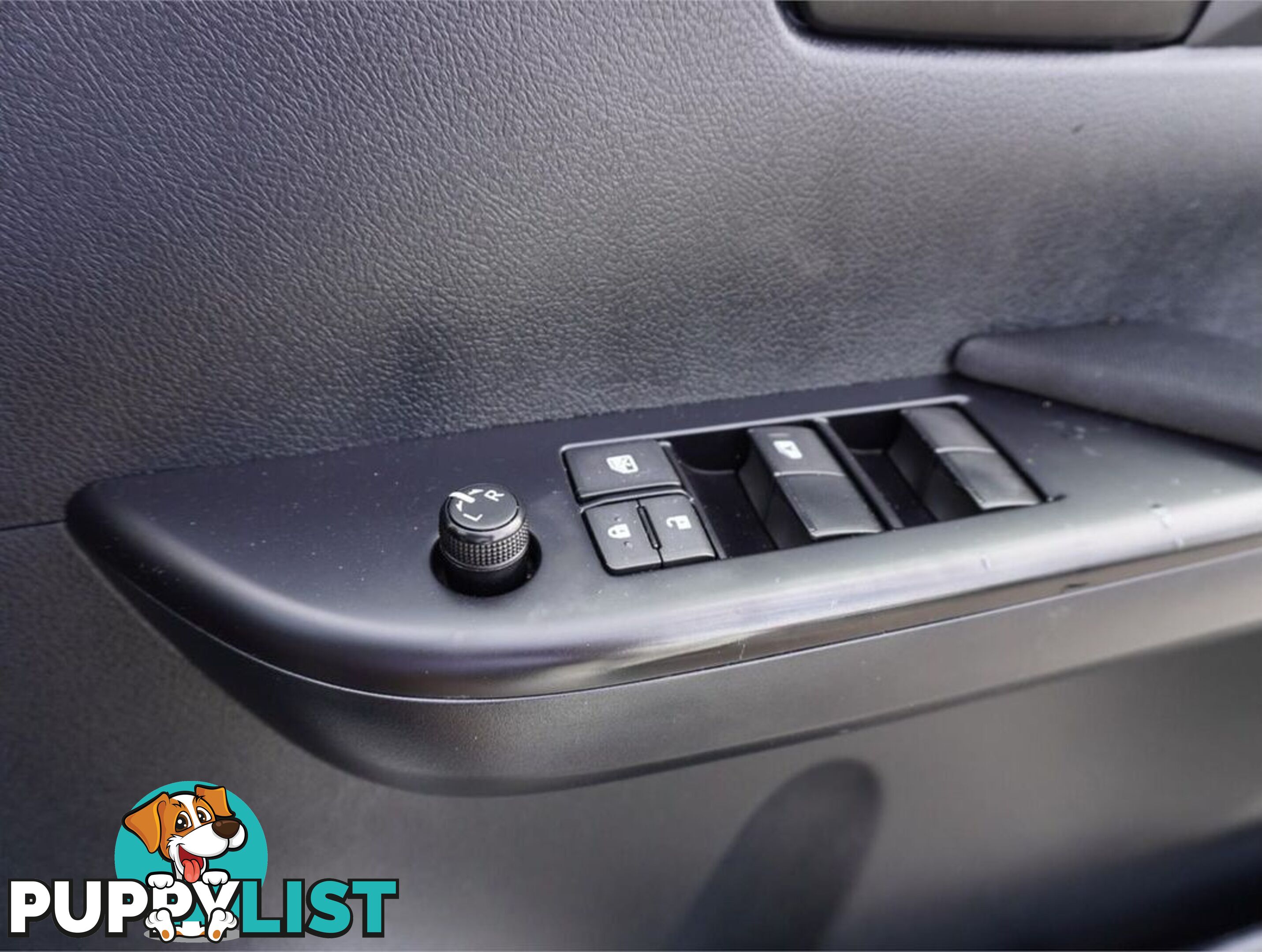 2019 TOYOTA HILUX  GUN126R 