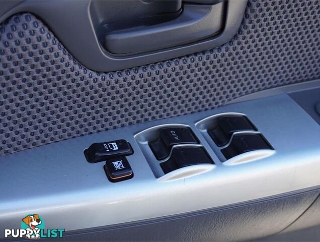 2013 TOYOTA HILUX  KUN26R 