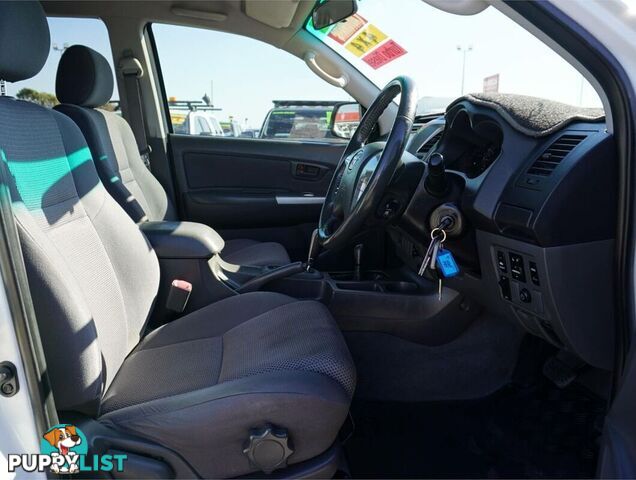2013 TOYOTA HILUX  KUN26R 