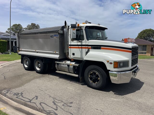 1998 Mack CH Fleet-Liner Tipper Truck