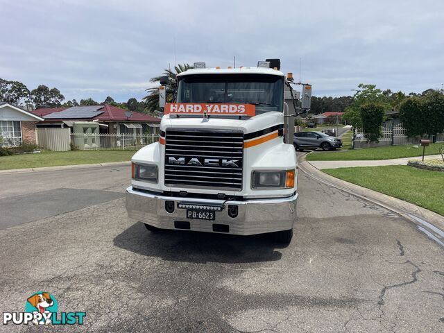 1998 Mack CH Fleet-Liner Tipper Truck