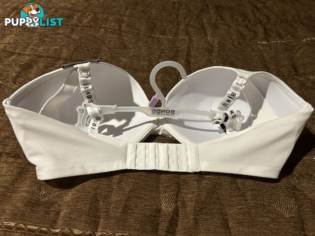 Ladies brand-new assorted bras size 16 F x 3