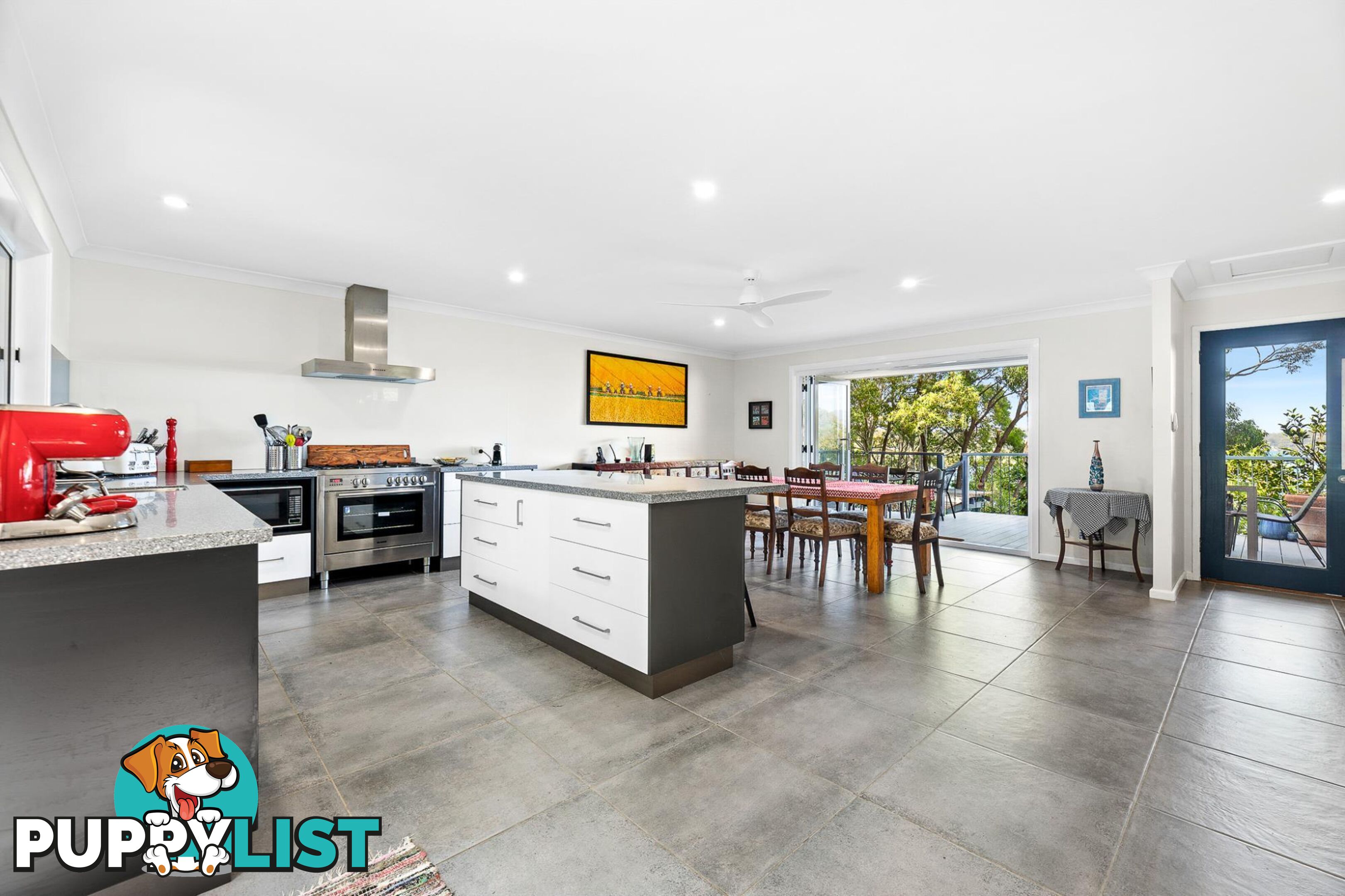 8 Riverview Road NORTH NAROOMA NSW 2546