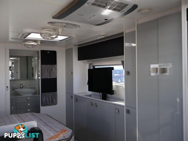 2018 NOVA CARAVANS PRIDE PLATINUM CARAVAN 23FT 11 22-17F