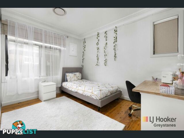5 Royal Place GREYSTANES NSW 2145