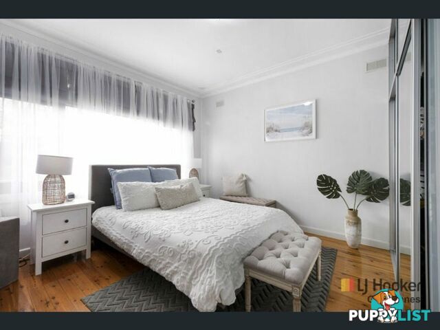 5 Royal Place GREYSTANES NSW 2145