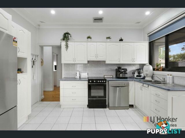 5 Royal Place GREYSTANES NSW 2145