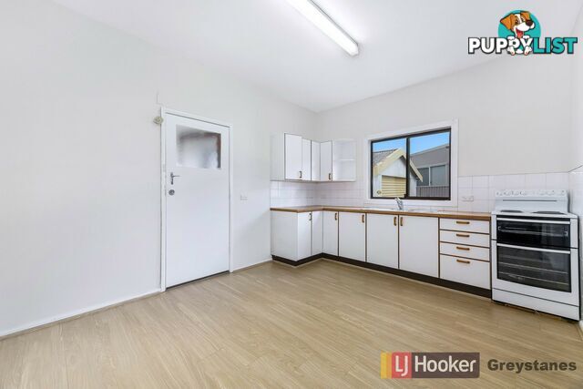 15 Lance Crescent GREYSTANES NSW 2145