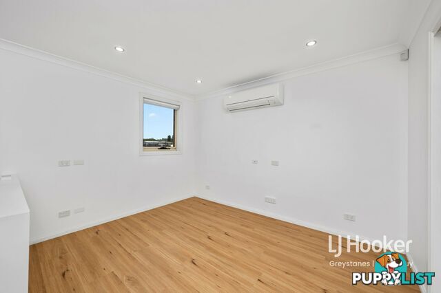 10 MARIN PLACE MERRYLANDS NSW 2160