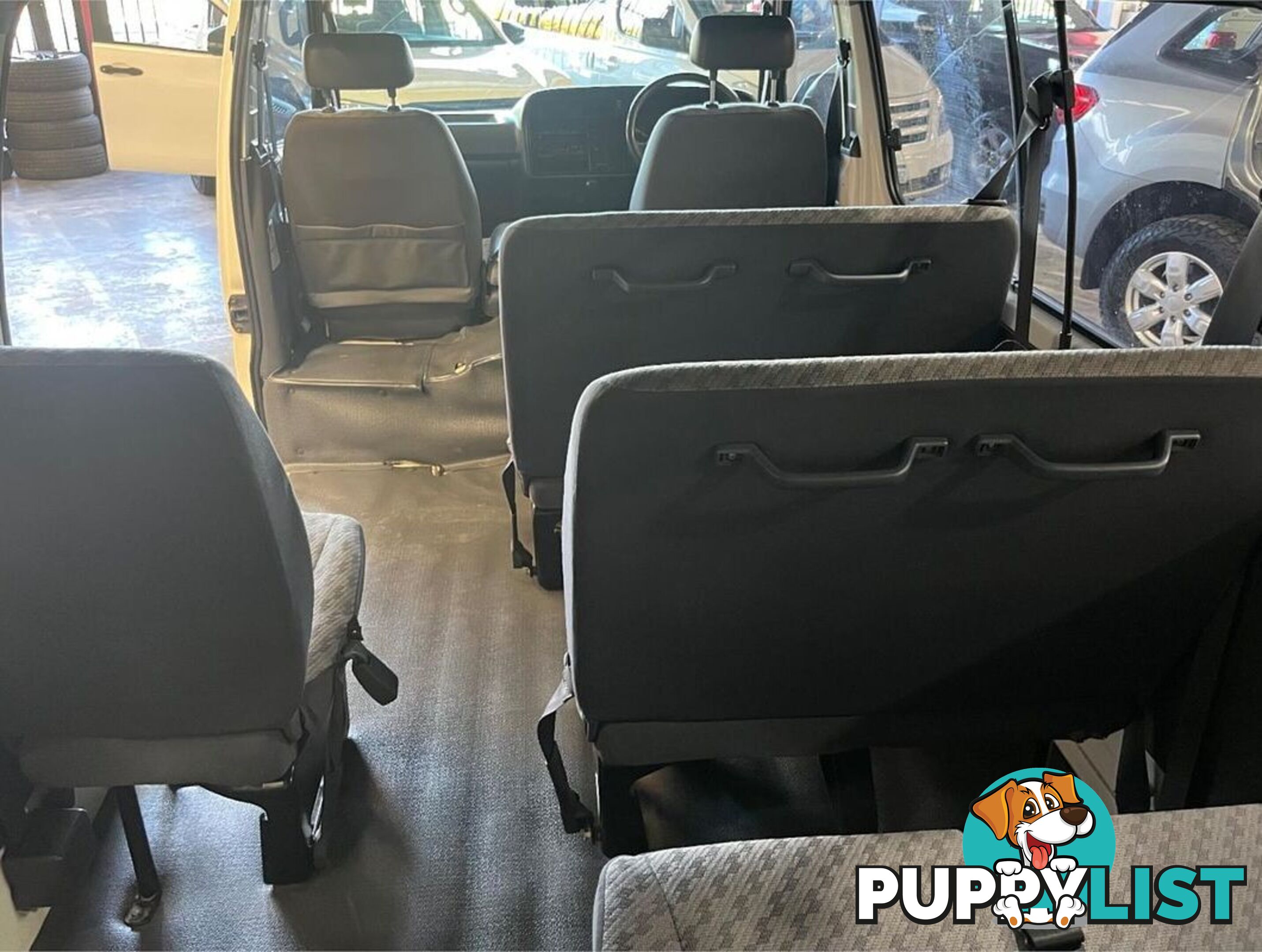 2001 TOYOTA HIACE COMMUTER LH184R BUS