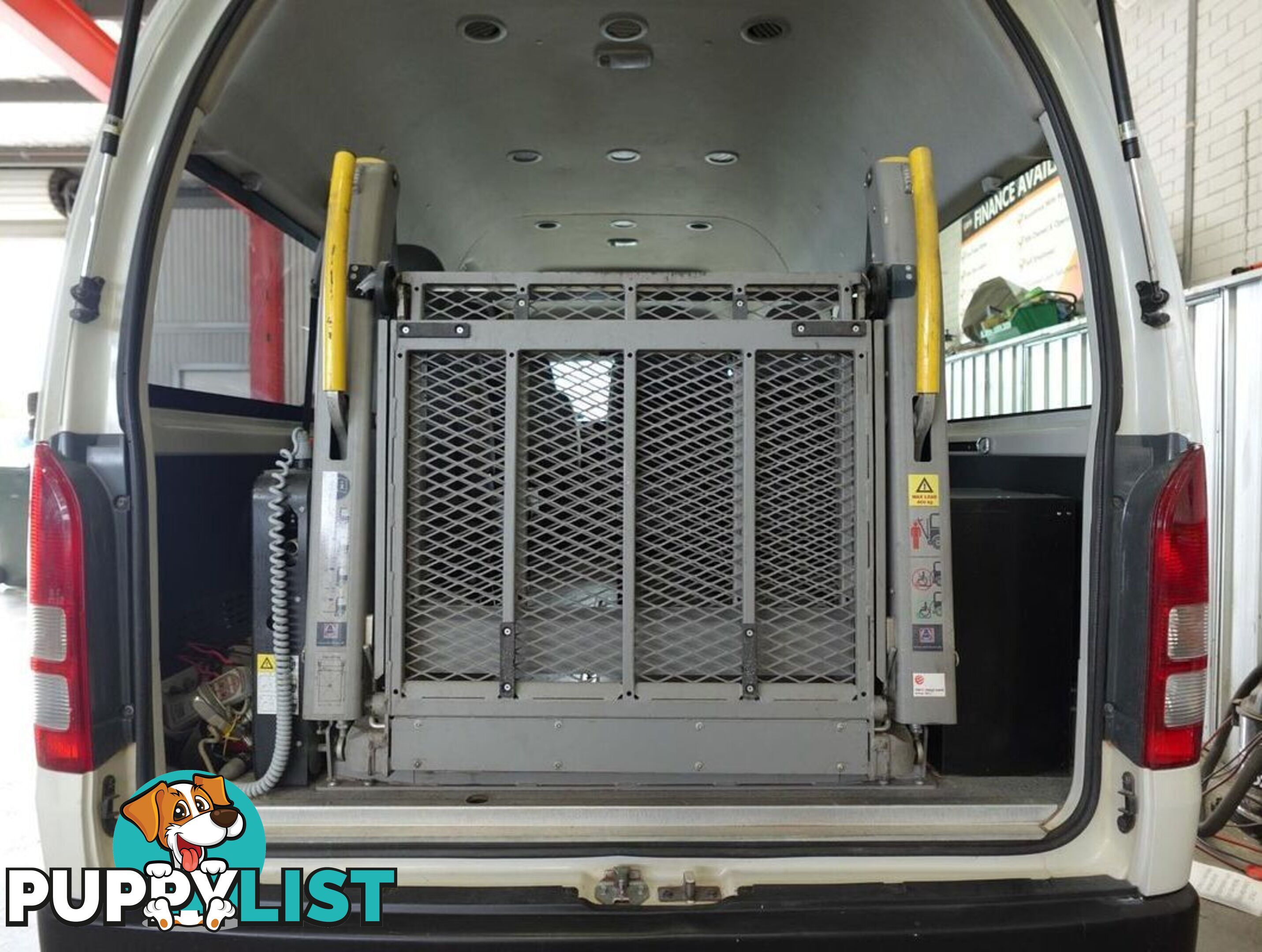 2015 TOYOTA HIACE COMMUTER KDH223R BUS