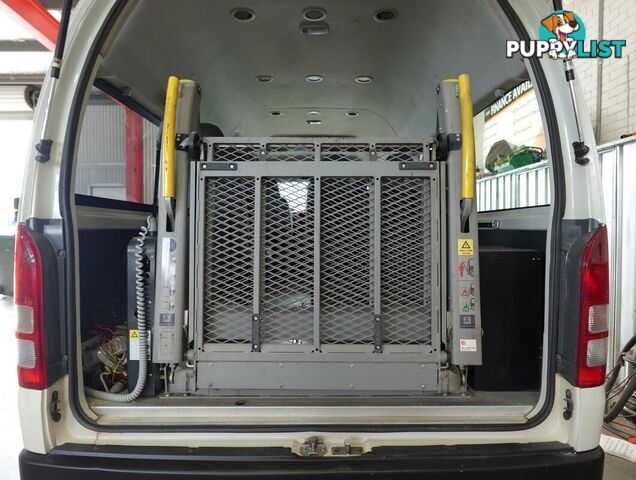 2015 TOYOTA HIACE COMMUTER KDH223R BUS