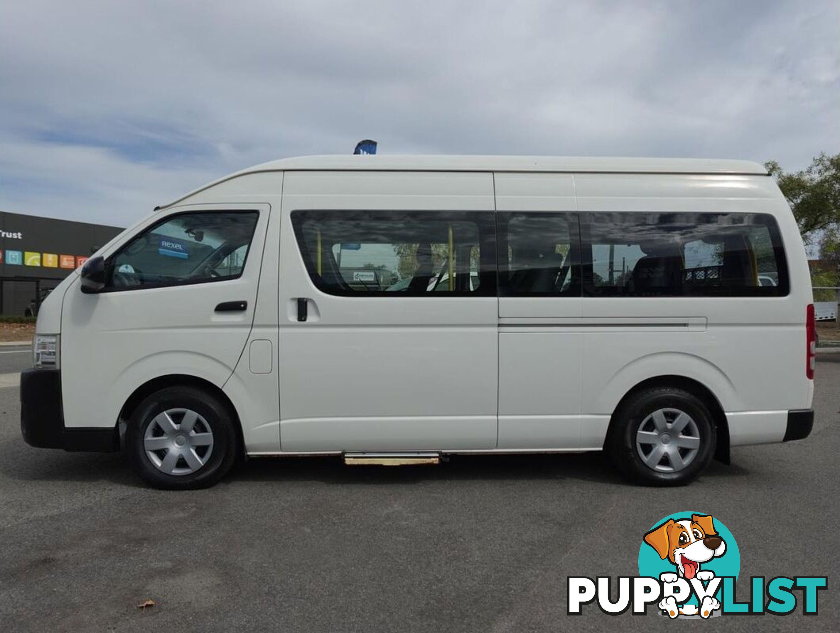 2015 TOYOTA HIACE COMMUTER KDH223R BUS