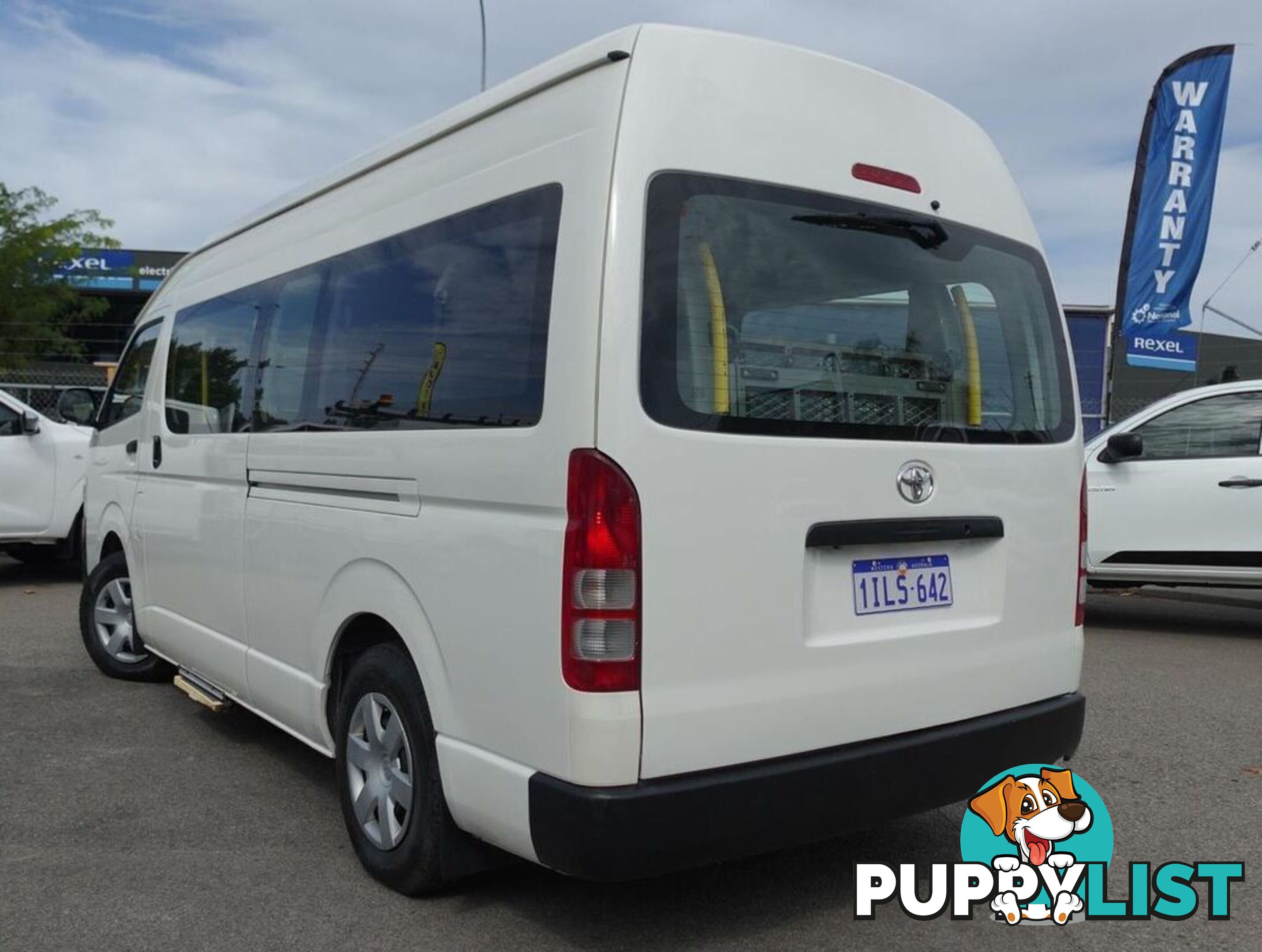 2015 TOYOTA HIACE COMMUTER KDH223R BUS