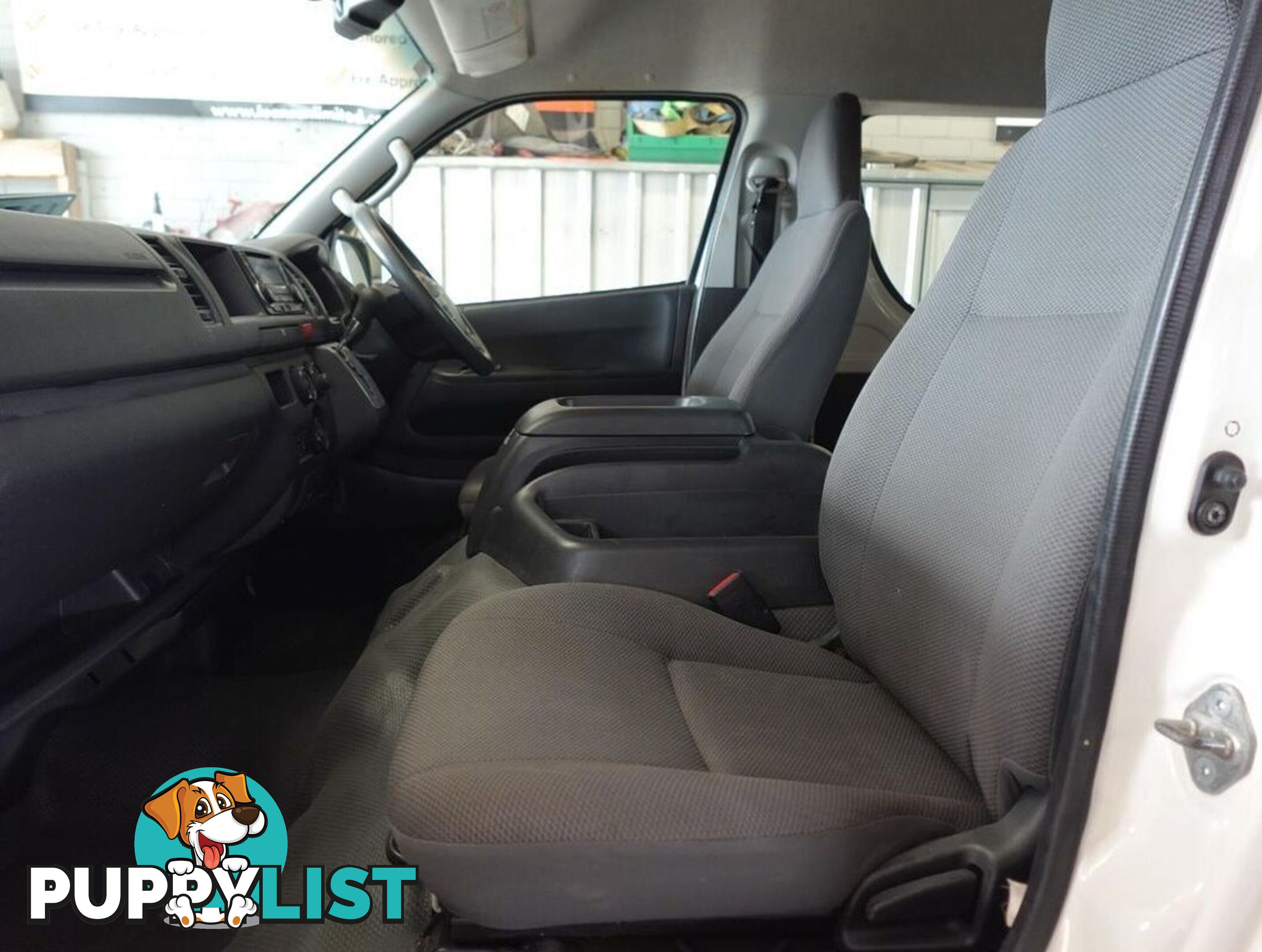 2015 TOYOTA HIACE COMMUTER KDH223R BUS