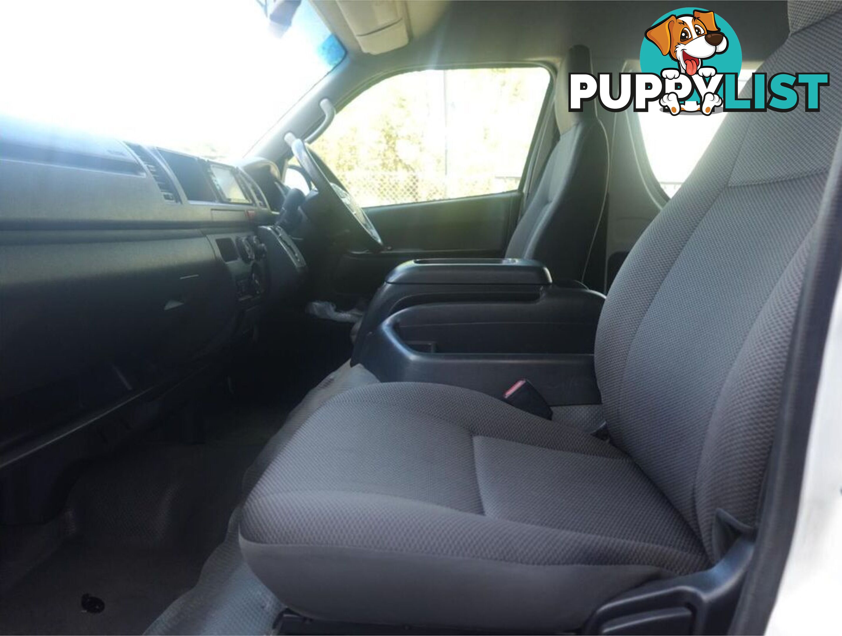 2019 TOYOTA HIACE COMMUTER KDH223R BUS