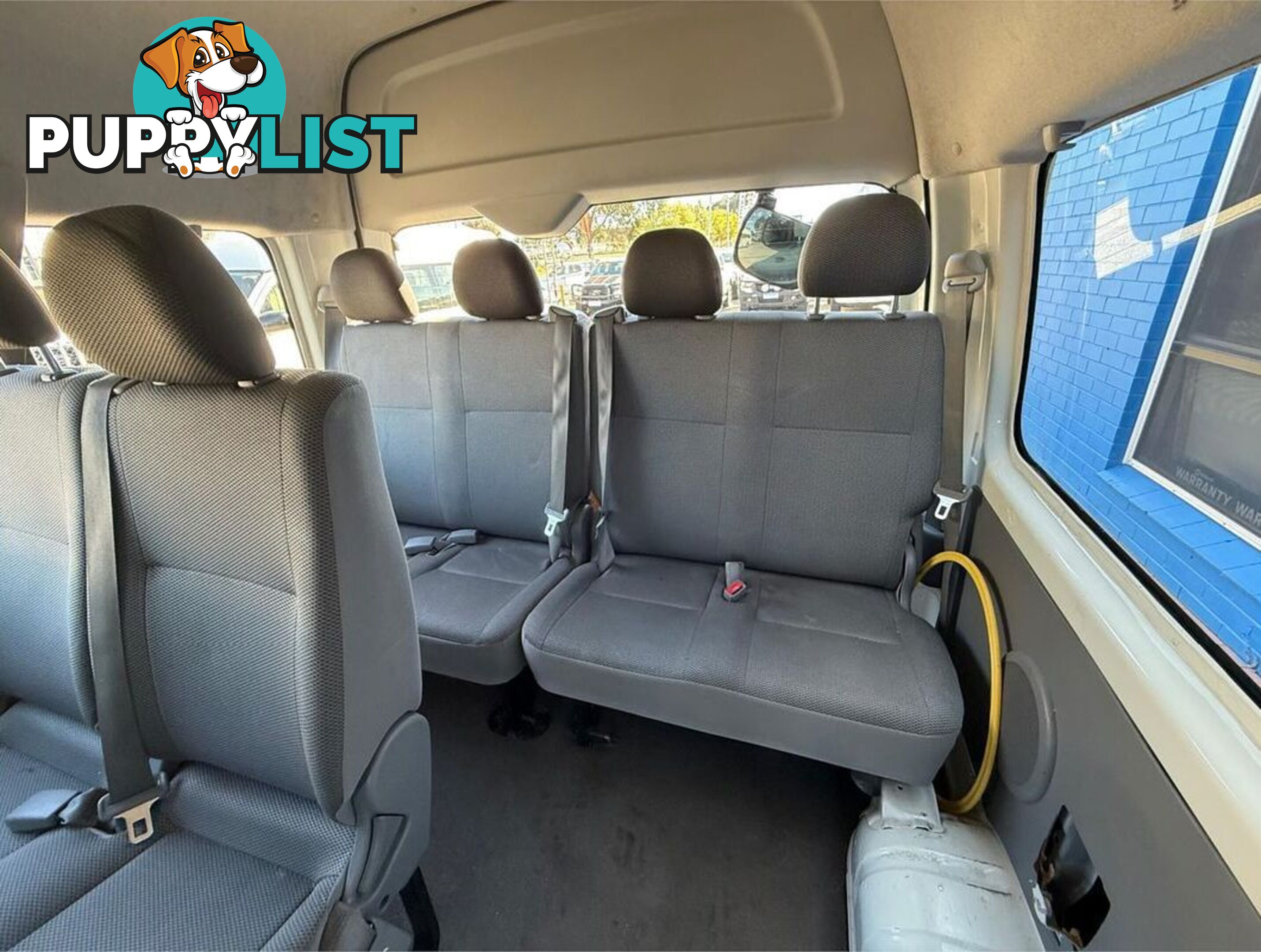 2006 TOYOTA HIACE COMMUTER TRH223R BUS
