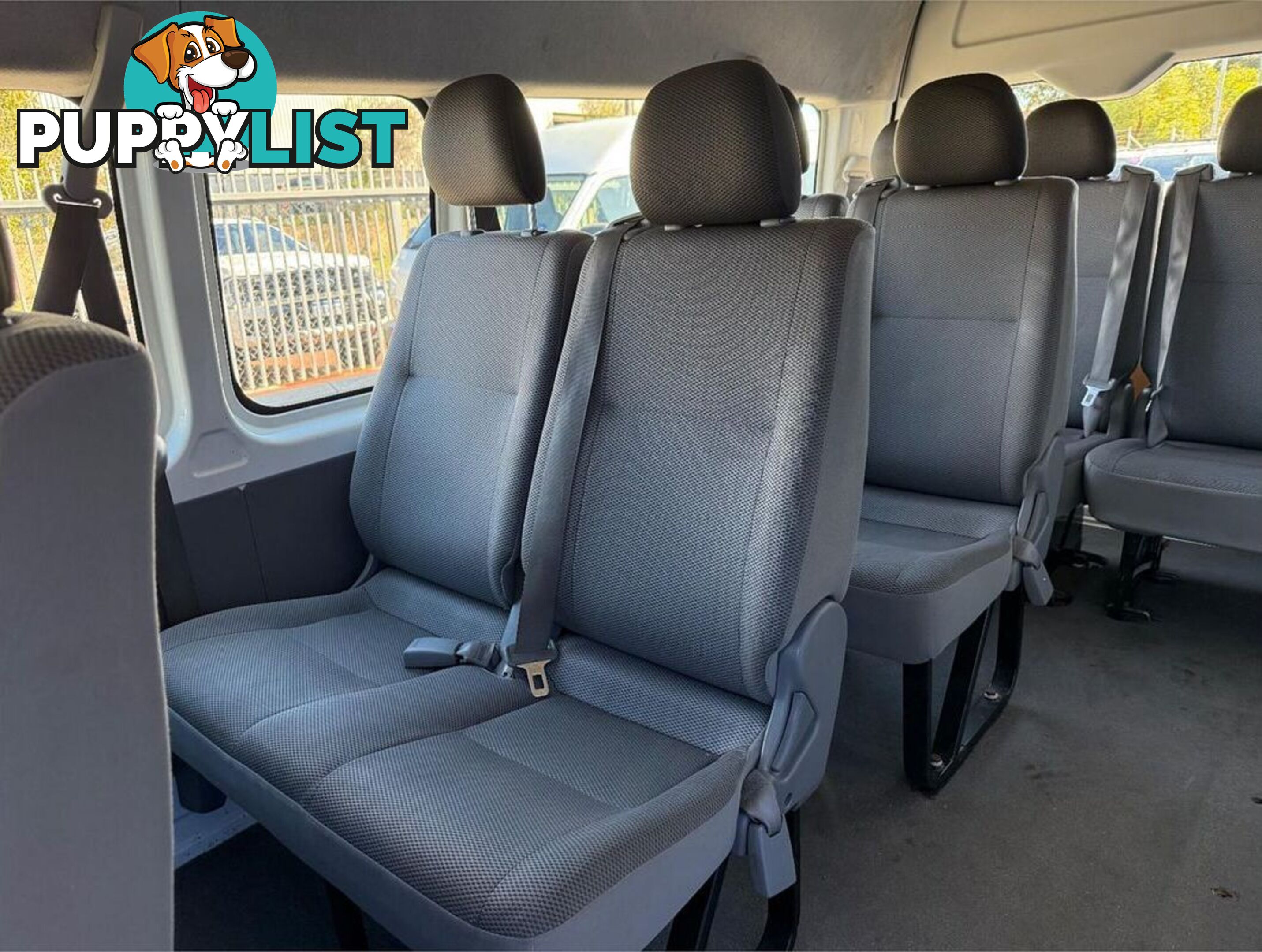 2006 TOYOTA HIACE COMMUTER TRH223R BUS