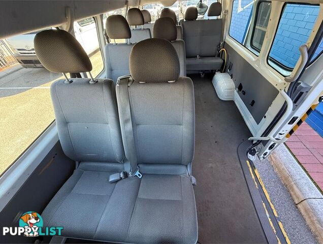 2006 TOYOTA HIACE COMMUTER TRH223R BUS