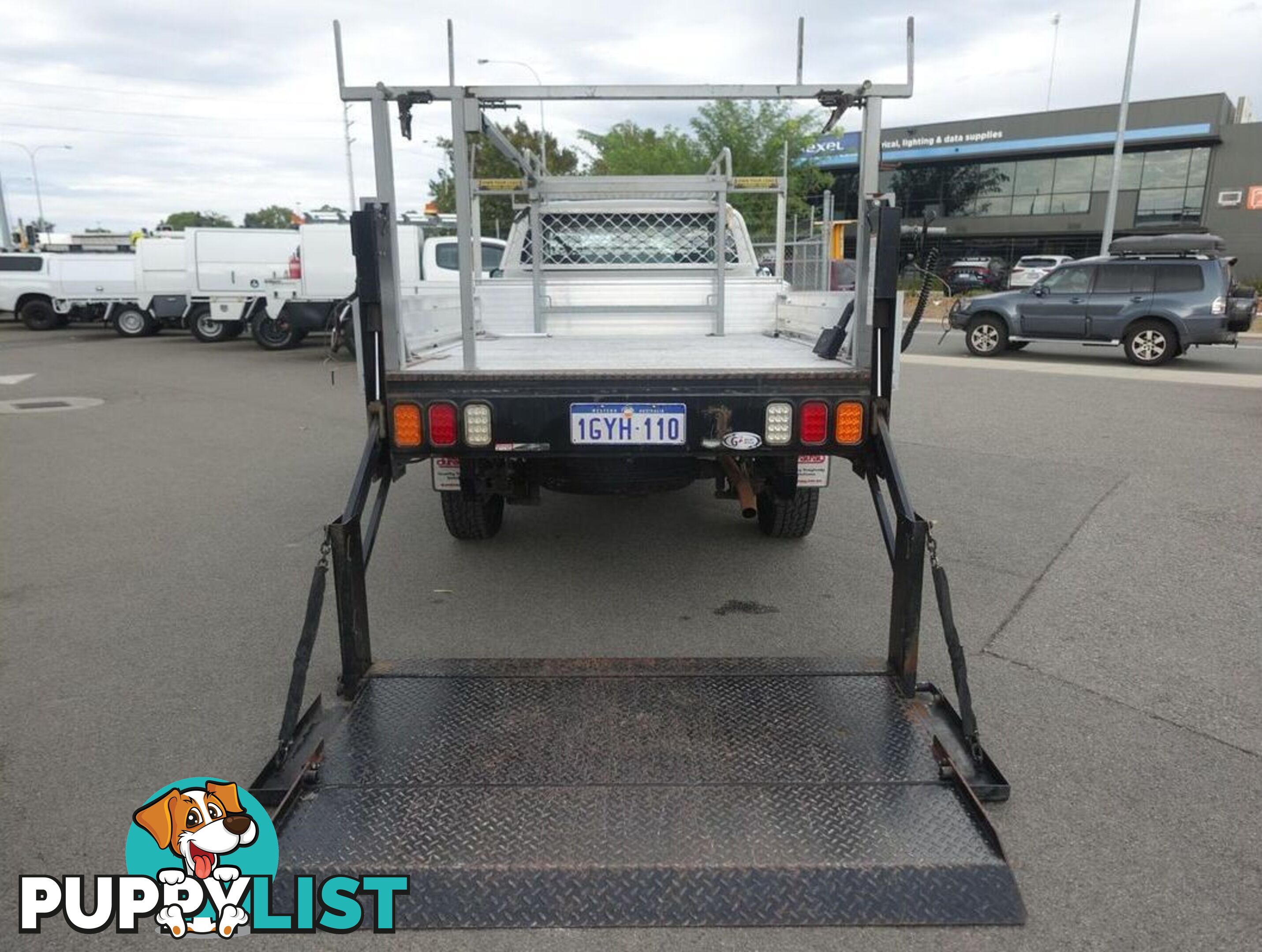 2019 TOYOTA HILUX WORKMATE TGN121R CAB CHASSIS