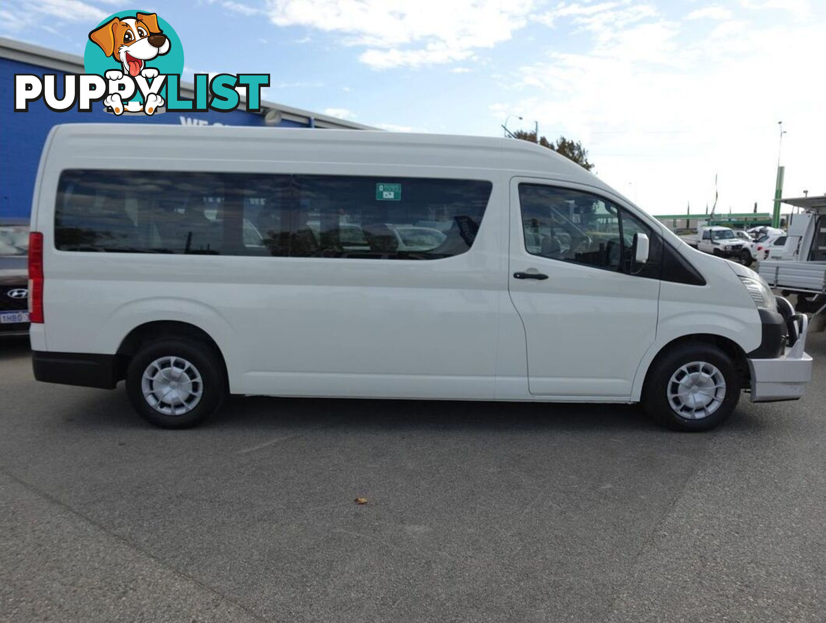 2020 TOYOTA HIACE COMMUTER GDH322R BUS