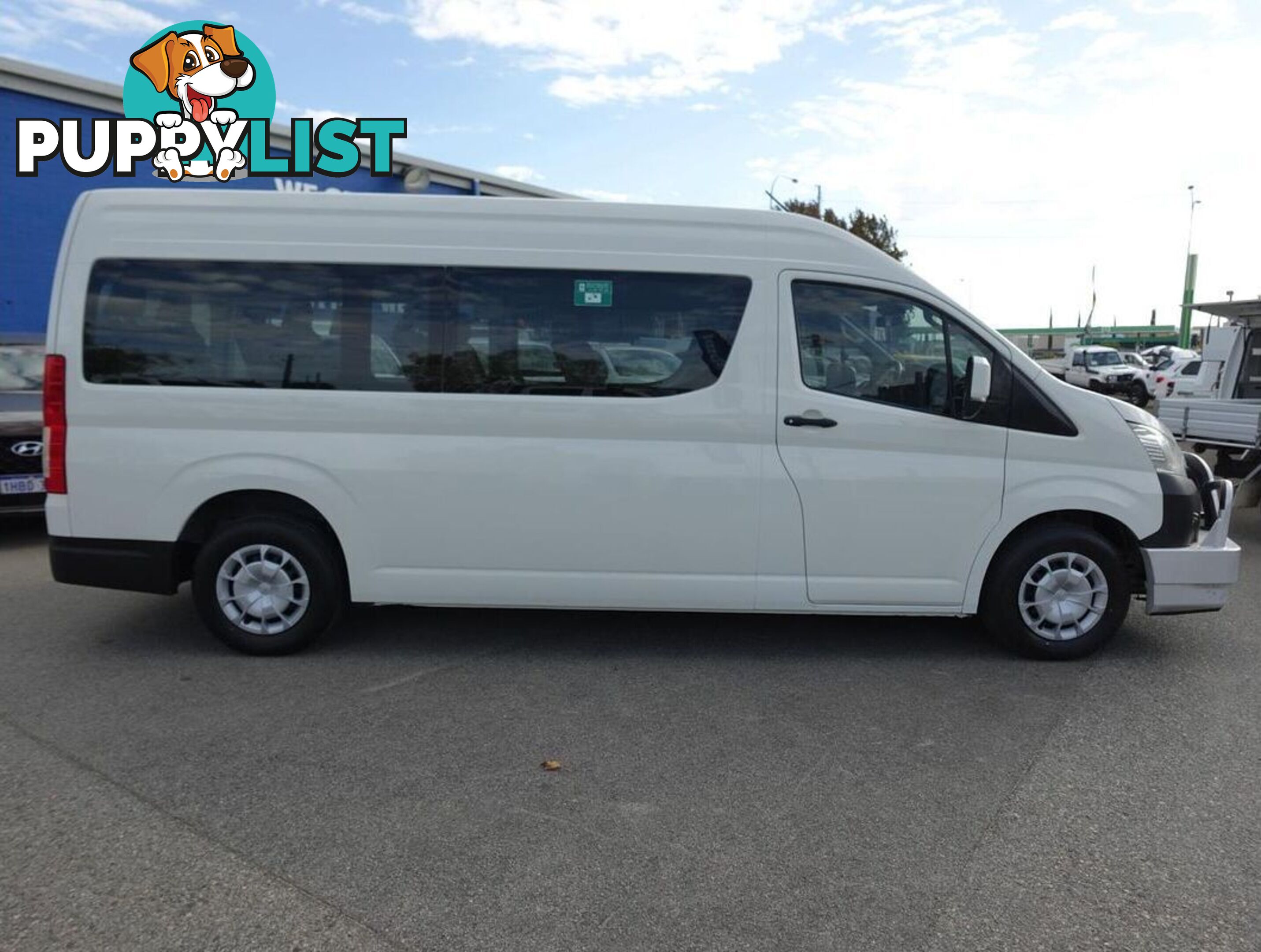 2020 TOYOTA HIACE COMMUTER GDH322R BUS