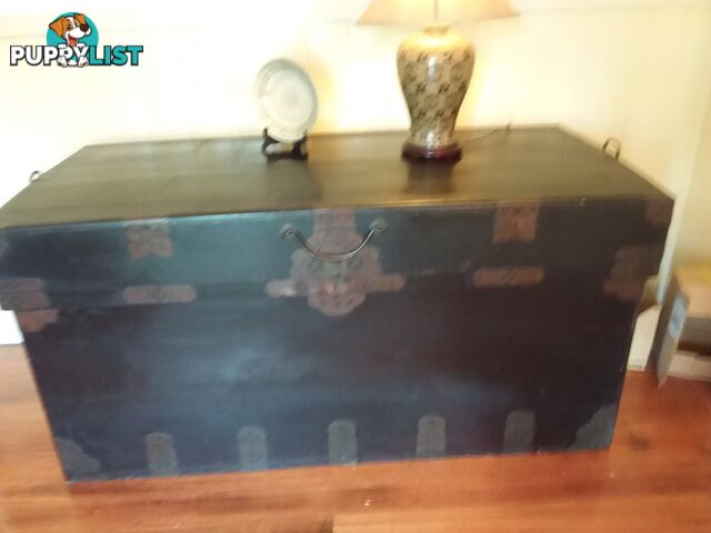 Large Antique Japanese Nagamochi Chest