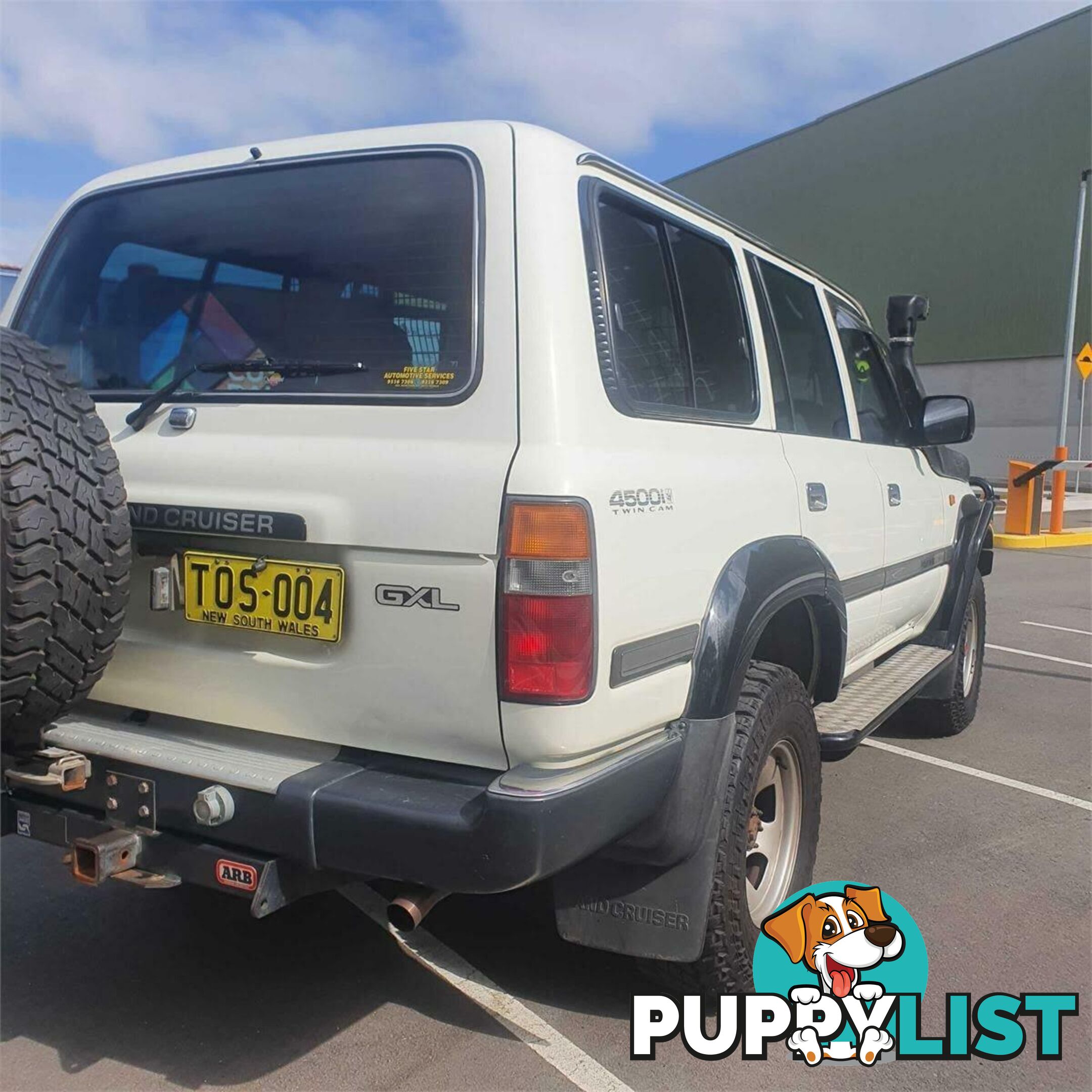 1994 TOYOTA LANDCRUISER GXL (4X4)  SUV, 4 DOORS, 8 SEATS