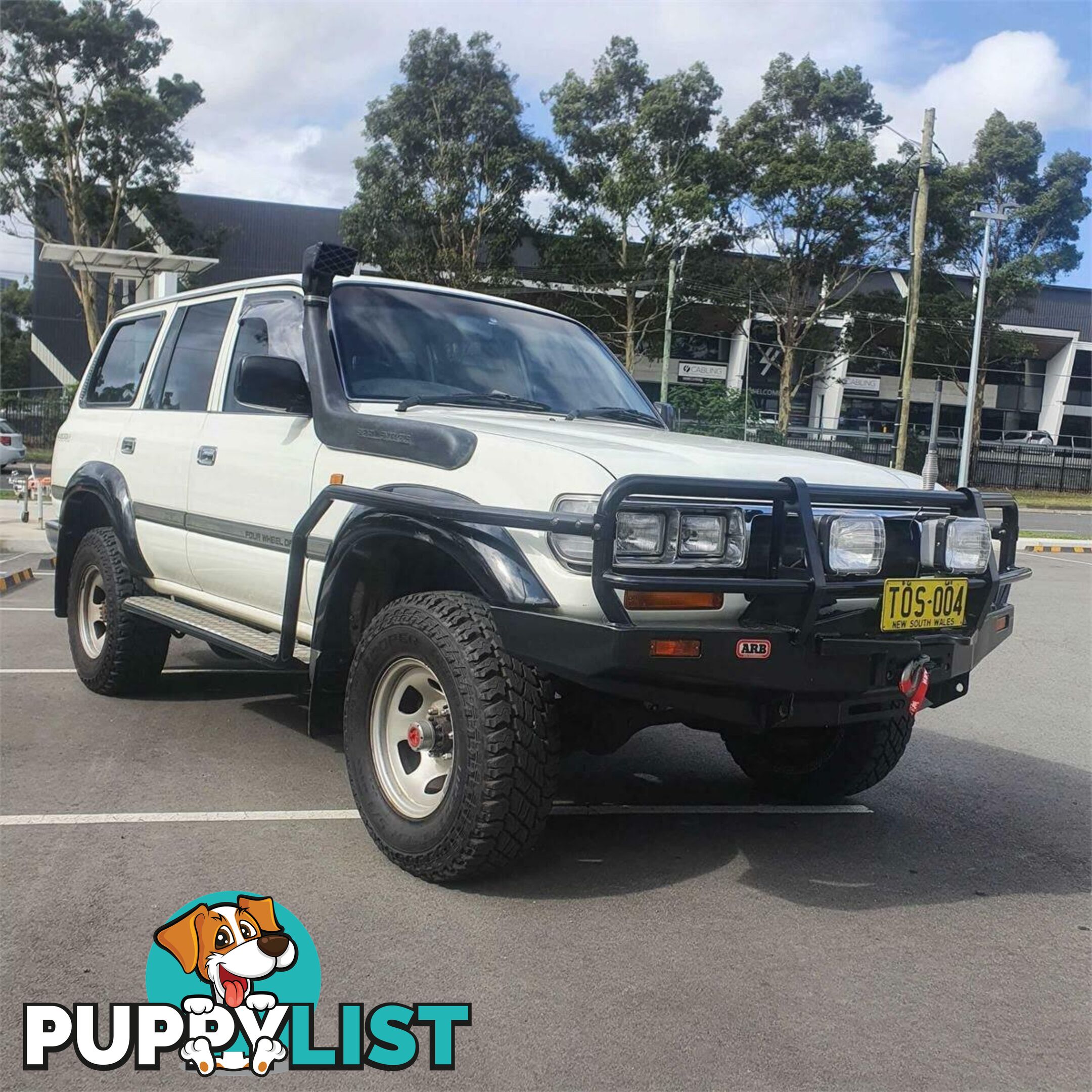 1994 TOYOTA LANDCRUISER GXL (4X4)  SUV, 4 DOORS, 8 SEATS