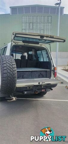 1994 TOYOTA LANDCRUISER GXL (4X4)  SUV, 4 DOORS, 8 SEATS