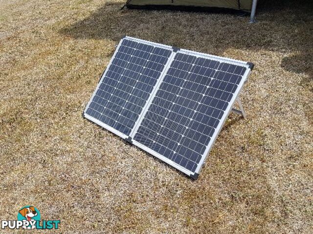 120W Â 12 Volt Folding Solar Panel 