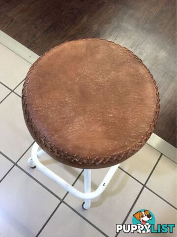 TOMMY BAR STOOLS