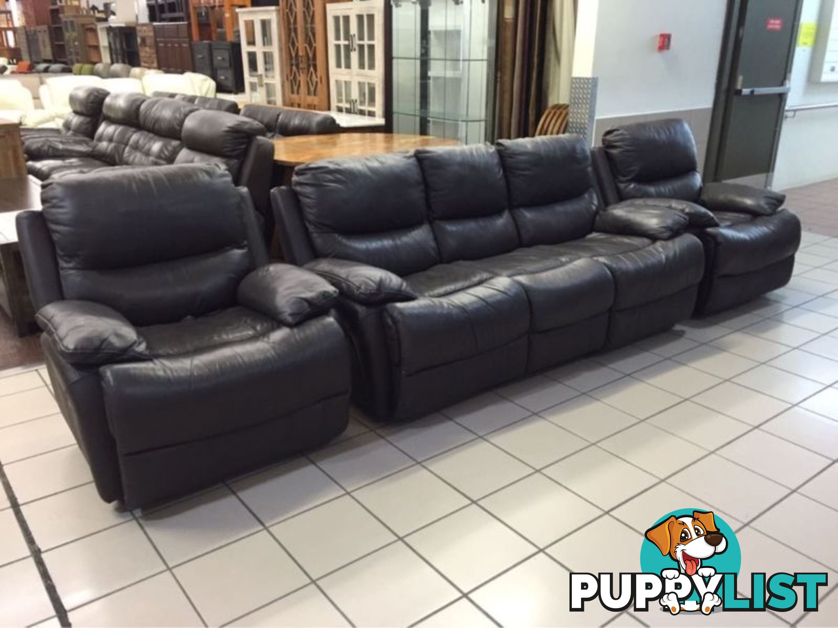 CLEARANCE 100% LEATHER 3 SEATER + 2 ARMCHAIRS ELECTRIC RECLINER