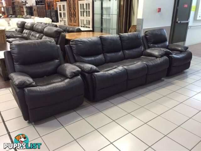 CLEARANCE 100% LEATHER 3 SEATER + 2 ARMCHAIRS ELECTRIC RECLINER