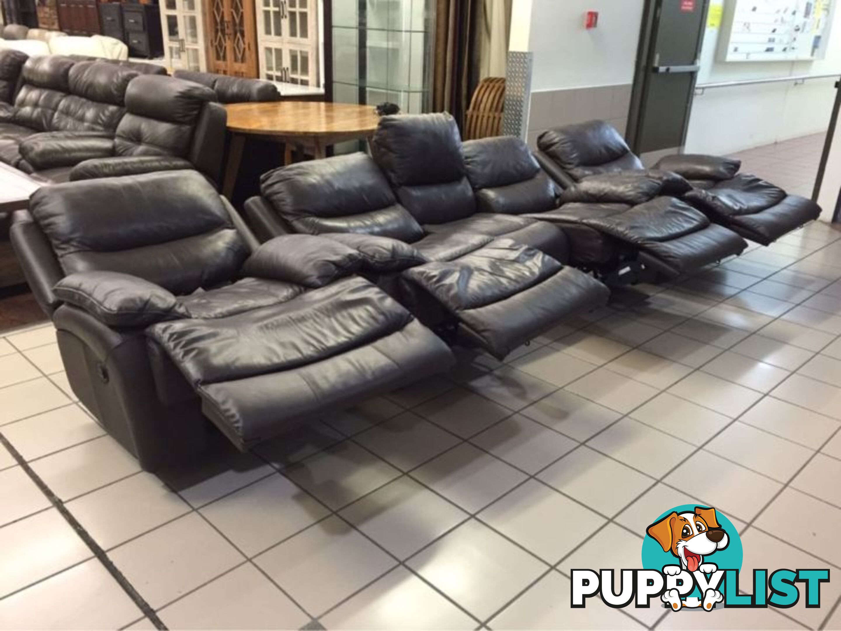 CLEARANCE 100% LEATHER 3 SEATER + 2 ARMCHAIRS ELECTRIC RECLINER