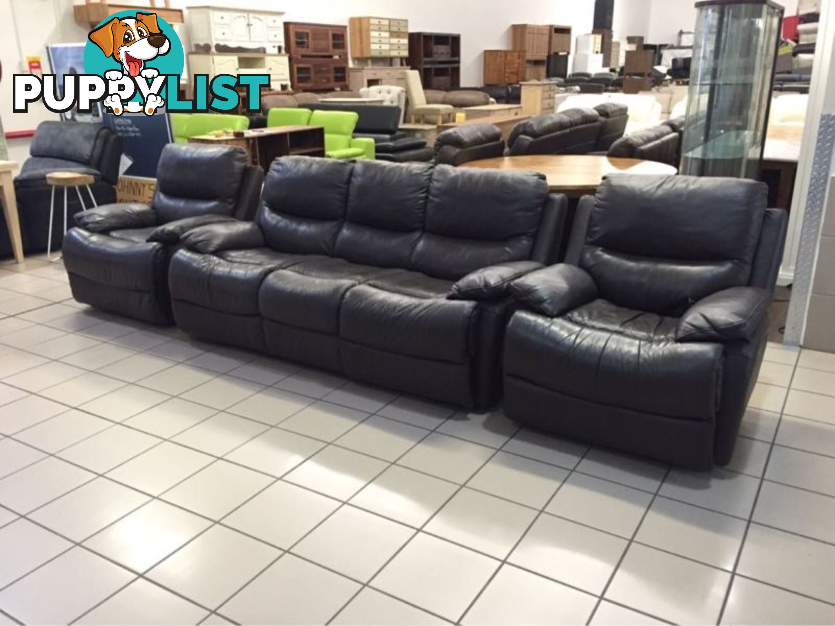 CLEARANCE 100% LEATHER 3 SEATER + 2 ARMCHAIRS ELECTRIC RECLINER